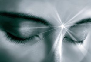 Comment développer son don de médiumnité
